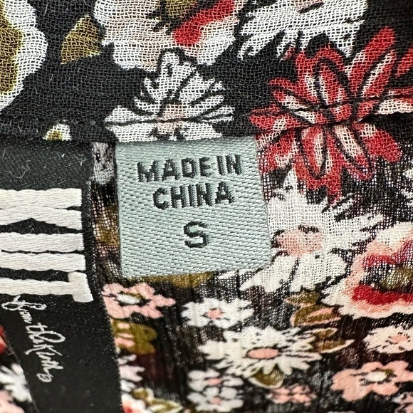 KUT from the Kloth Women’s Floral Button Down Blouse Size Small - Picture 7 of 9